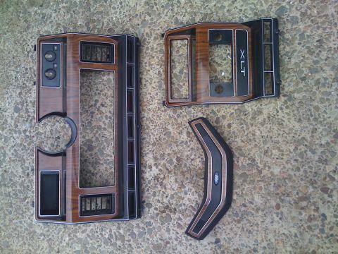 1984 Ford F-250 - 80/86 Rose Wood Bezels and Steering Wheel Cover