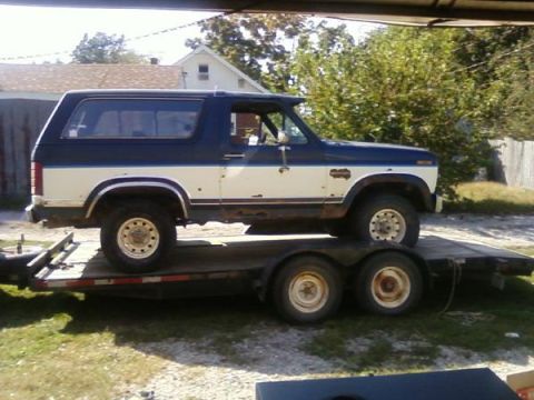 1986 Ford Bronco - another pic of her on the trailer after bringing her home with warped head