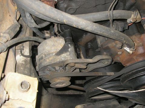 1979 Ford Bronco - low mount alt. bracket off '70 t-bird clears frame just fine.
