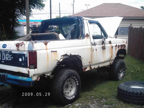 1986 Ford Bronco - This heavily rusted 1986 Ford Bronco is missing several body panels and its top.