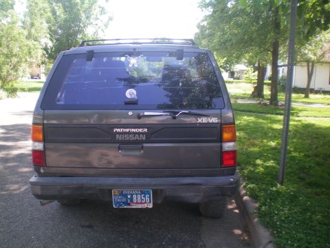 1993 Nissan Pathfinder photo