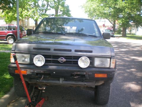 1993 Nissan Pathfinder photo