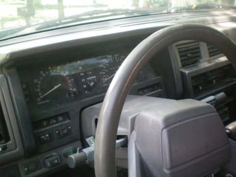 1993 Nissan Pathfinder photo