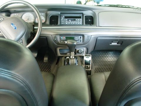 2004 Ford Crown Victoria - 2004 Ford Crown Victoria LX Sport-Center console