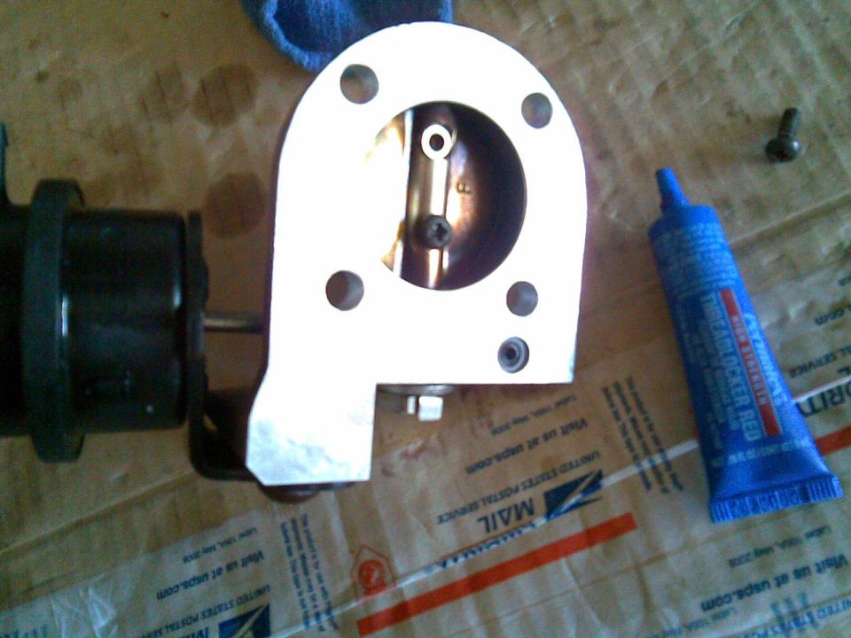luckily i noticed that the screws holding the butterfly were loose before mounting the bypass