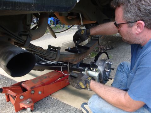 1989 Ford Bronco - Todd over to help