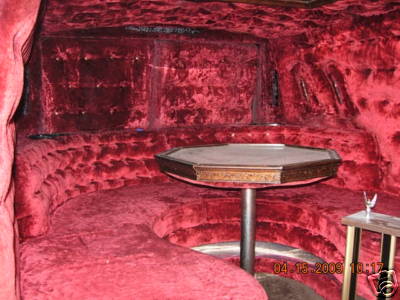 1977 Ford E250 - The custom table is still there.