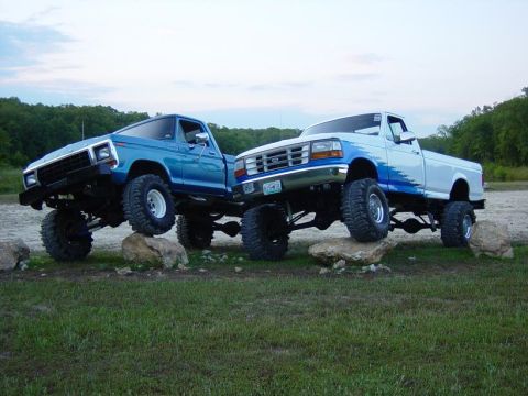 1983 Ford Bronco - Me and my friend flexing our trucks