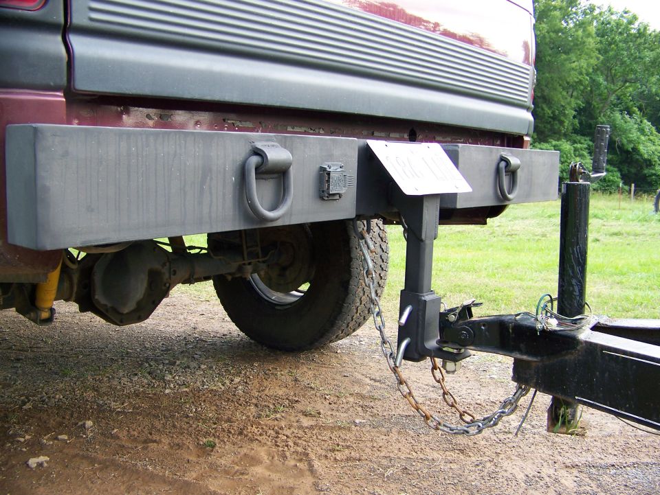 2001 Dodge 1500 rear bumper with D-ring tow hooks and trailer hitch assembly