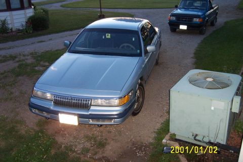 1992 Mercury Grand Marquis - Kinda makes my brother's Ford Ranger look small...wait, it IS small.
