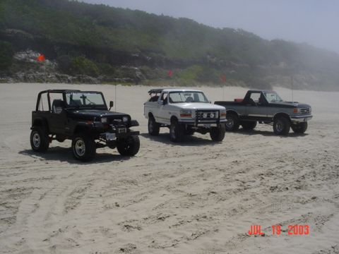 1989 Ford Bronco - We parked on the beach and played in the water a bit