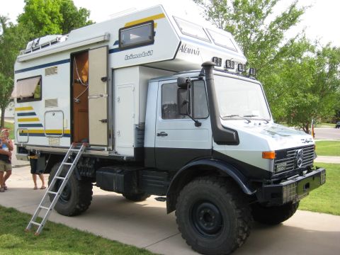 1995 Ford Bronco - This motorhome is built on a truck chassis, not a 1995 Ford Bronco.