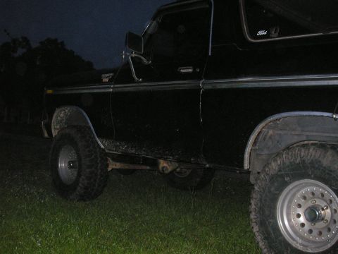 1979 Ford Bronco - firin' her up at dawn!nieghbors LOVE me.....i'm sure.
