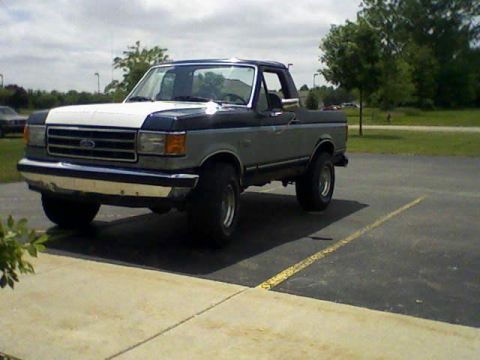 1990 Ford Bronco - bko parked