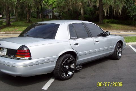 1998 Ford Crown Victoria photo