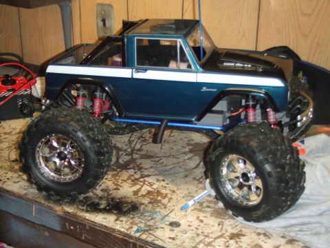 1996 Ford Bronco - This remote-controlled Ford Bronco features oversized tires and a lifted suspension, modified for off-road use.