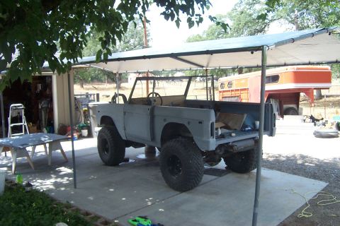 1976 Ford Bronco - got a new cannopy/paint booth