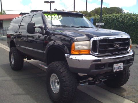 2000 Ford Excursion photo