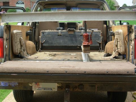 1983 Ford Bronco - Yes, the beam is bending, too. And there's a real risk of the jack shooting out from under the beam & strap if the handle is operated too f…
