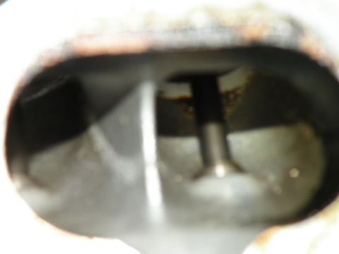 1998 Subaru Legacy - A close-up view of an engine valve, likely from a Subaru Legacy, as indicated by the registry's 'engine swap' section.