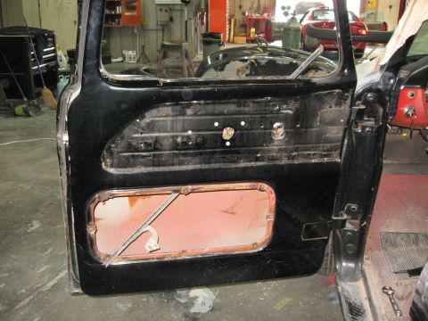 1966 Ford F-100 - Here comes the REAL fun. The point where you scratch your noggin and think, "did Ford build the door around this bar?!" Just be patient and…