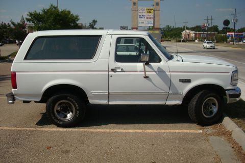 1995 Ford Bronco photo