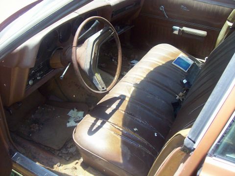 1976 Ford Torino - Front seat is in better shape than mine and vinyl, wish it was blue! Carpet might as well be gone.