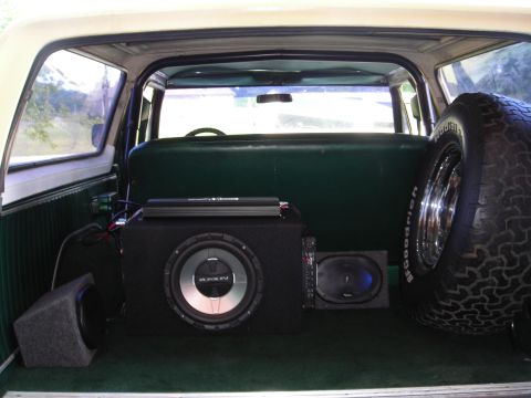 1979 Ford Bronco - Aftermarket audio system installed in the rear of a 1979 Ford Bronco.