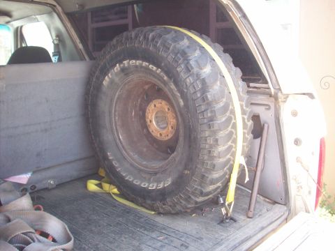 1995 Ford Bronco - heres how i mounted my two spares its simple and they dont move.