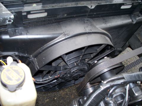 1988 Ford Mustang - taurus fan, it cools great! never gets above 190.