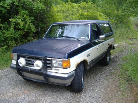 1988 Ford Bronco - This Ford Bronco appears to be from the late 1980s, likely a 1987 model, not a 1988.