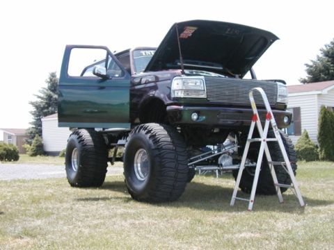 1994 Ford Bronco - Forgot to move the ladder