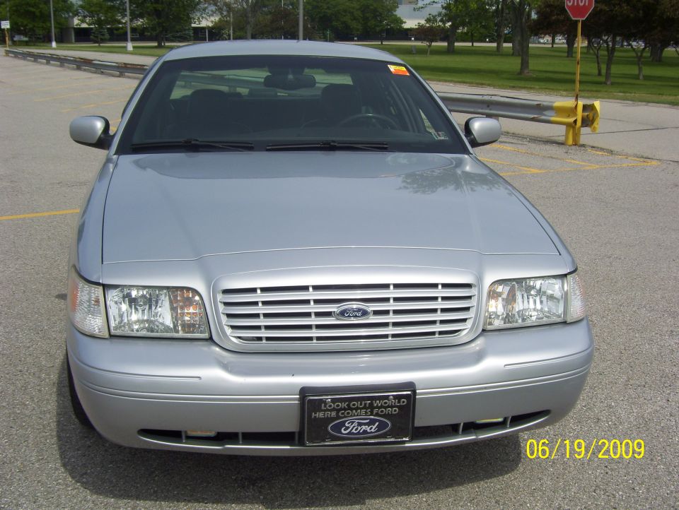 2003 Ford Crown Victoria in 2009