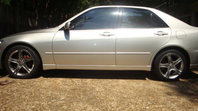 Front tire is oem, rear has been painted/clear coated