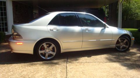2001 Lexus IS 300 “Lynn”