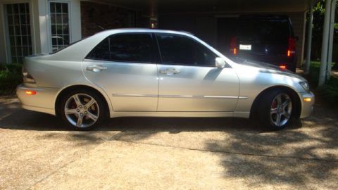 2001 Lexus IS 300 “Lynn”