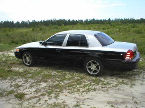 1999 Ford Crown Victoria photo