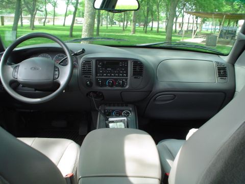 2001 Ford Expedition photo