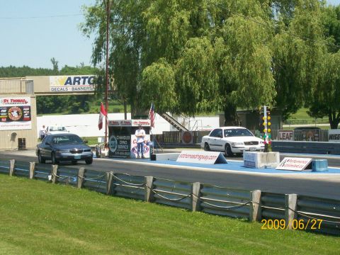 2003 Ford Crown Victoria photo