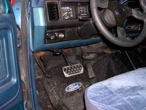 1982 Ford Bronco - Here is the front after bedliner and yanked out lots of swagged stereo? wiring.