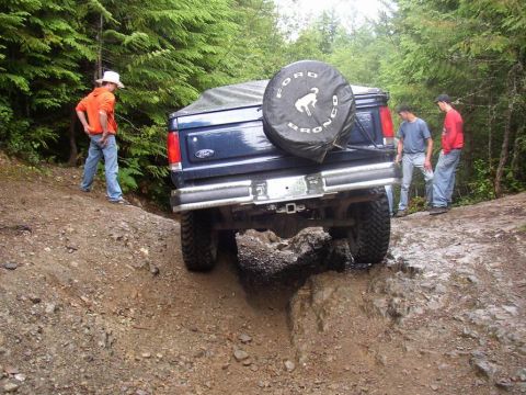 1988 Ford Bronco - jim goin down the v rock