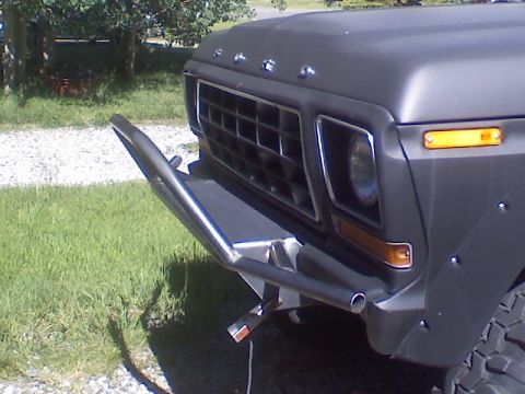 1978 Ford Bronco - A custom metal bumper is fitted to the front of this 1978 Ford Bronco.
