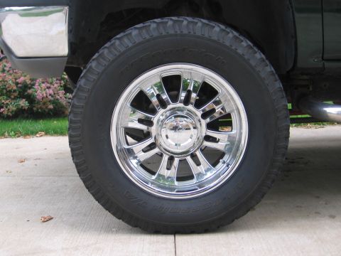 2001 Chevrolet Silverado 1500 - the D's are back on, and now sit on 35's