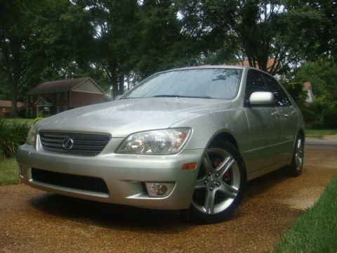 2001 Lexus IS 300 “Lynn”
