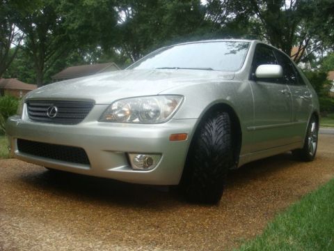 2001 Lexus IS 300 “Lynn”