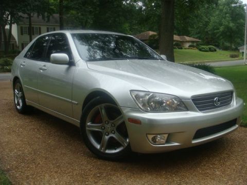 2001 Lexus IS 300 “Lynn”