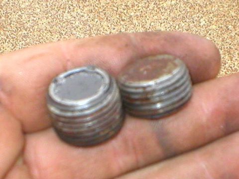 1983 Ford Bronco - Newer fill plugs have an embedded magnet. [url=http://www.supermotors.net/registry/media/849741] http://www.supermotors.net/getfile/849741/…