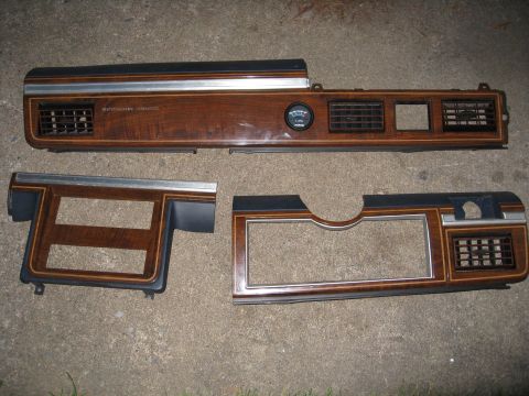 1996 Mercury Grand Marquis - 1988 Mercury Grand Marquis Dash trim. 2 1/16 temp gauge included. im not sure its functional