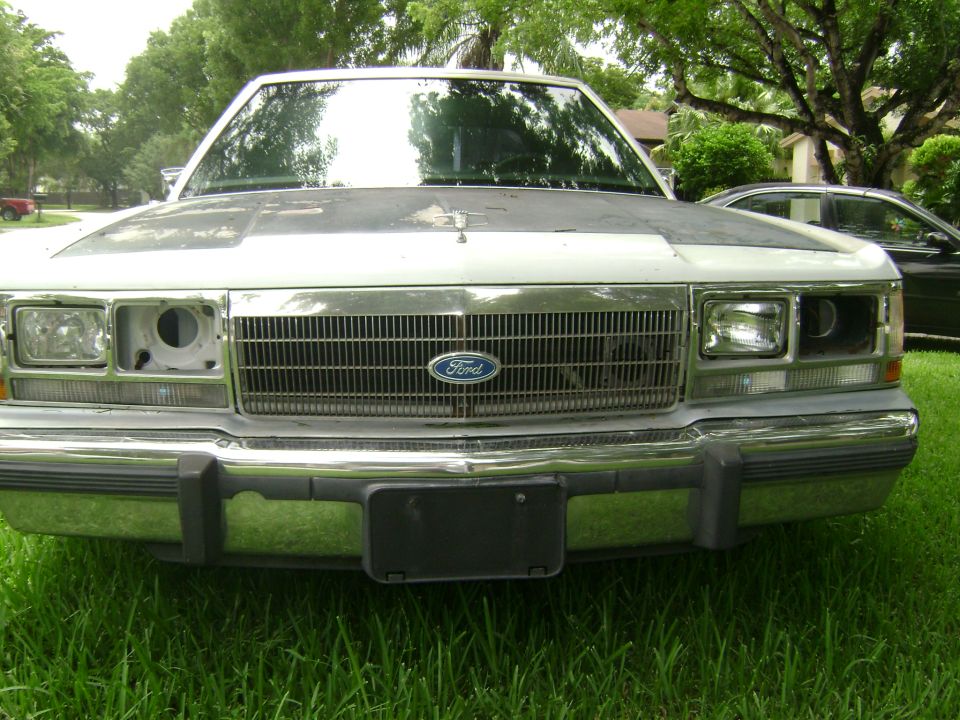 1991 Ford Crown Victoria LTD “Beast”