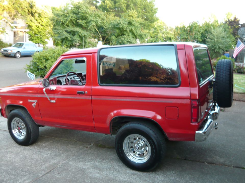 1985 Ford Bronco II “lil red”
